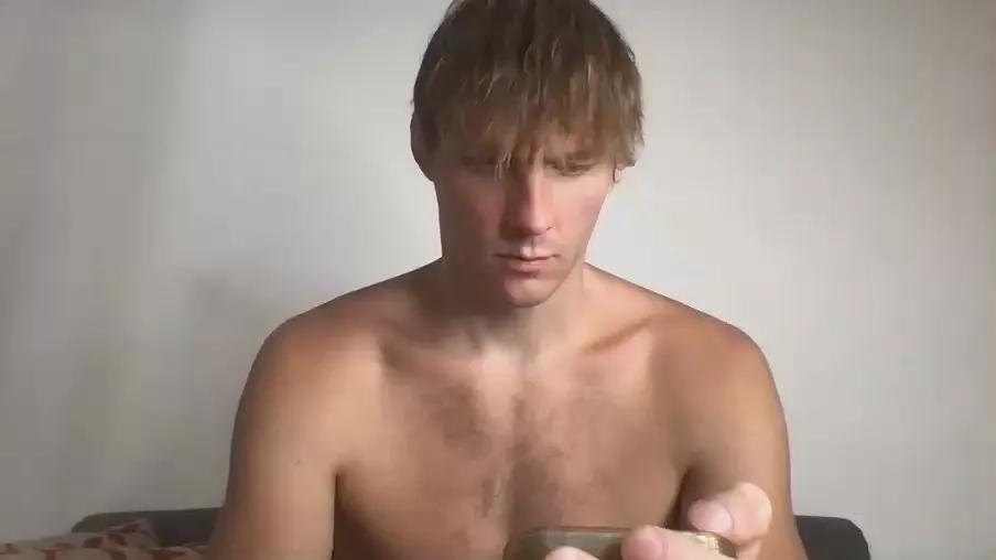 blueyedmonster on Cam4 