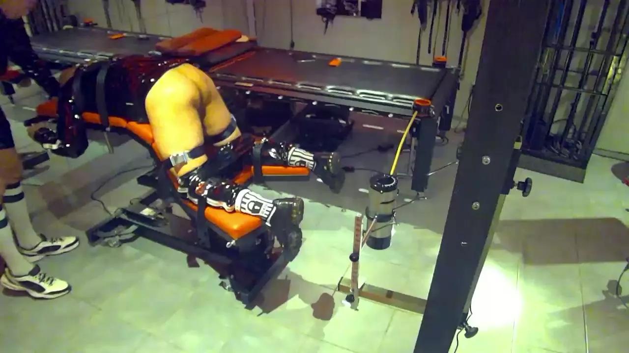 boundgag1 on Cam4 