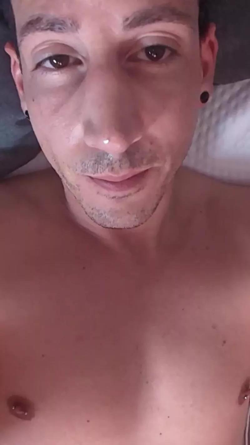 BoyStute90 on Cam4 