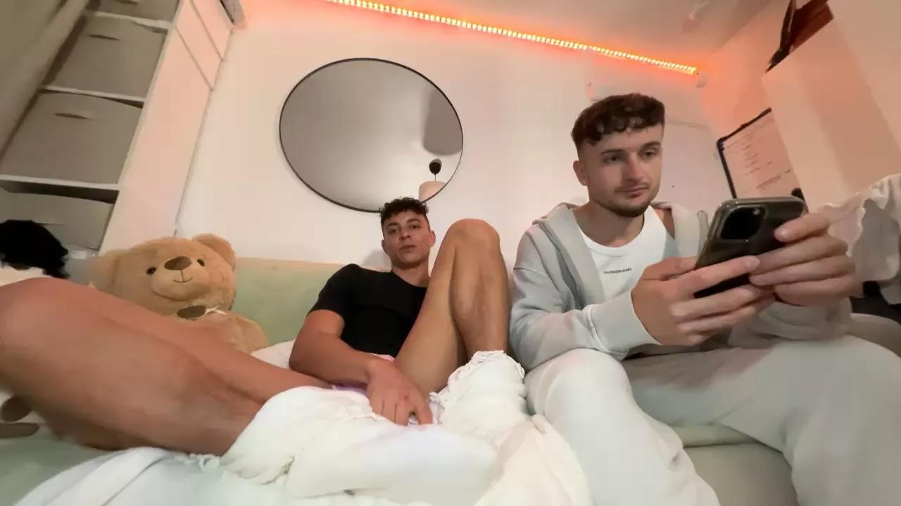 Byarnoleo on Cam4 