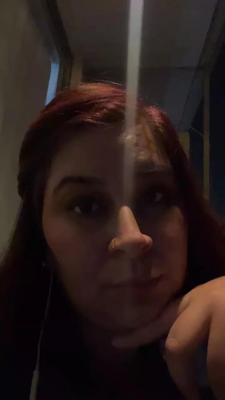 Caperucita882 on Cam4 