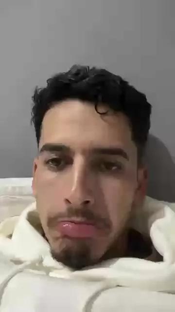 Carloshottx on Cam4 