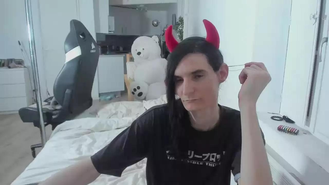 CeriseLapine on Cam4 