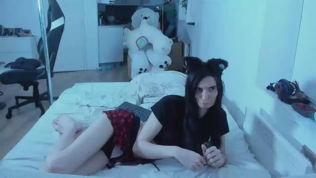 CeriseLapine on Cam4 