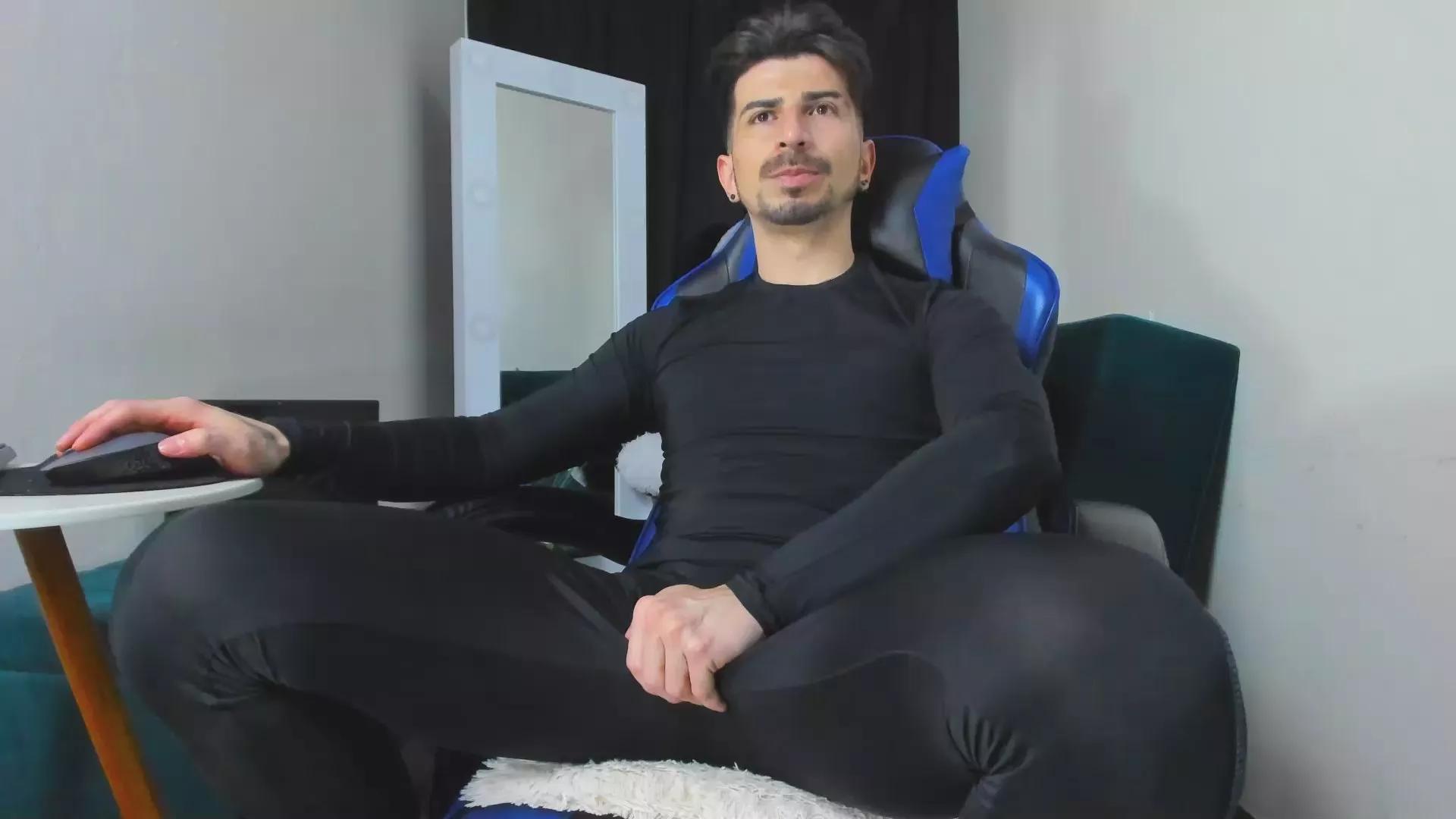 charliebigx1 on Cam4 