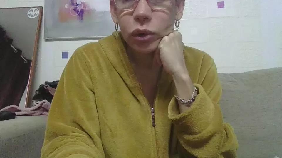 cinthia42 on Cam4 
