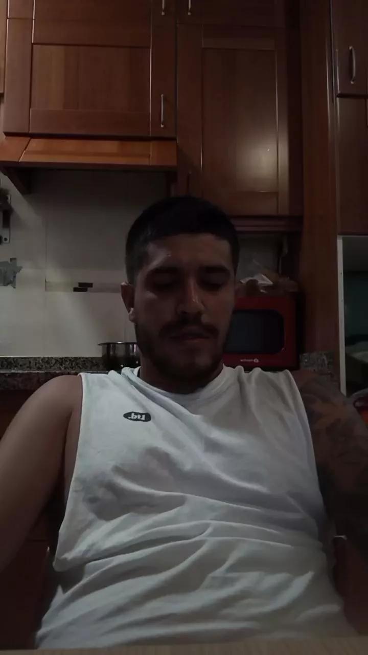 Cloeyadrian on Cam4 