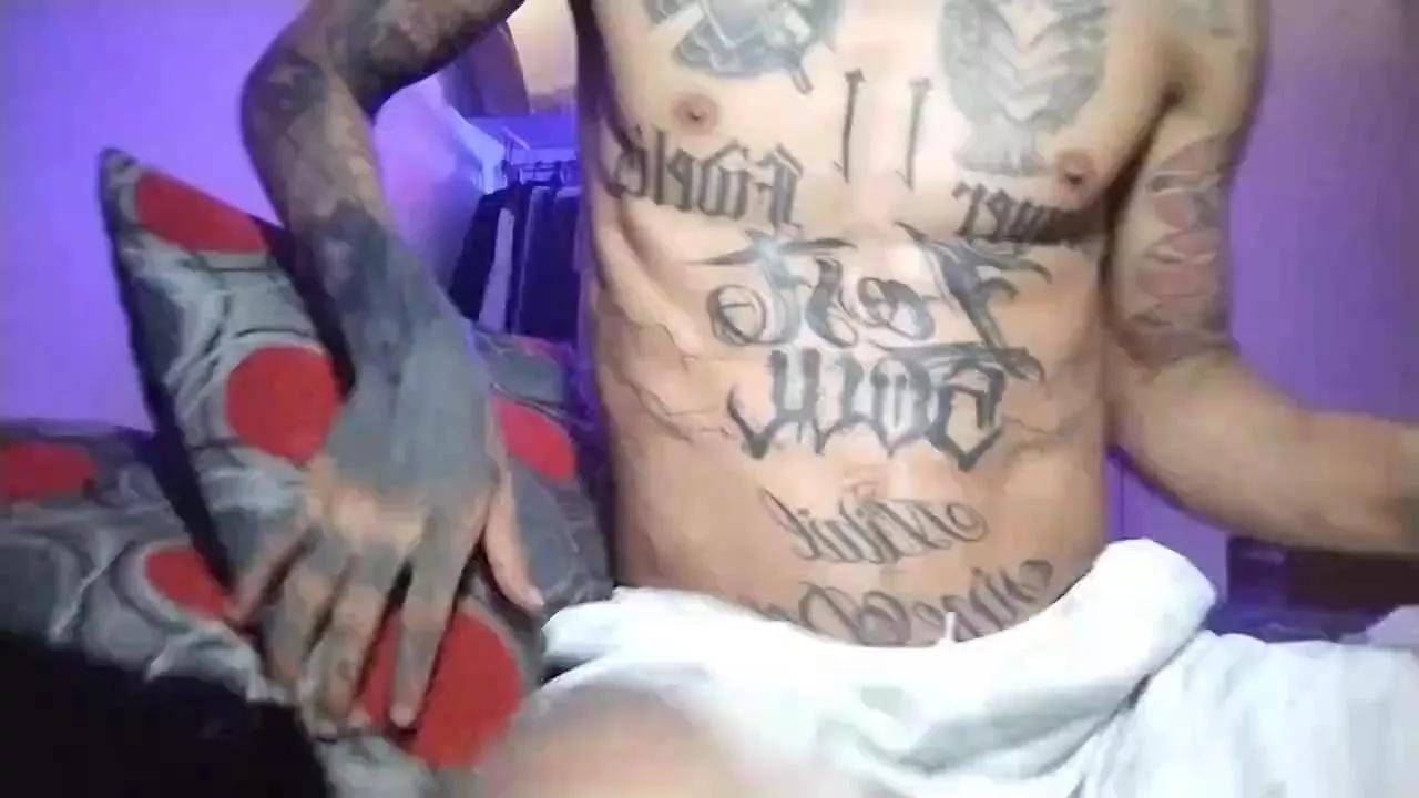 cruzito82 on Cam4 