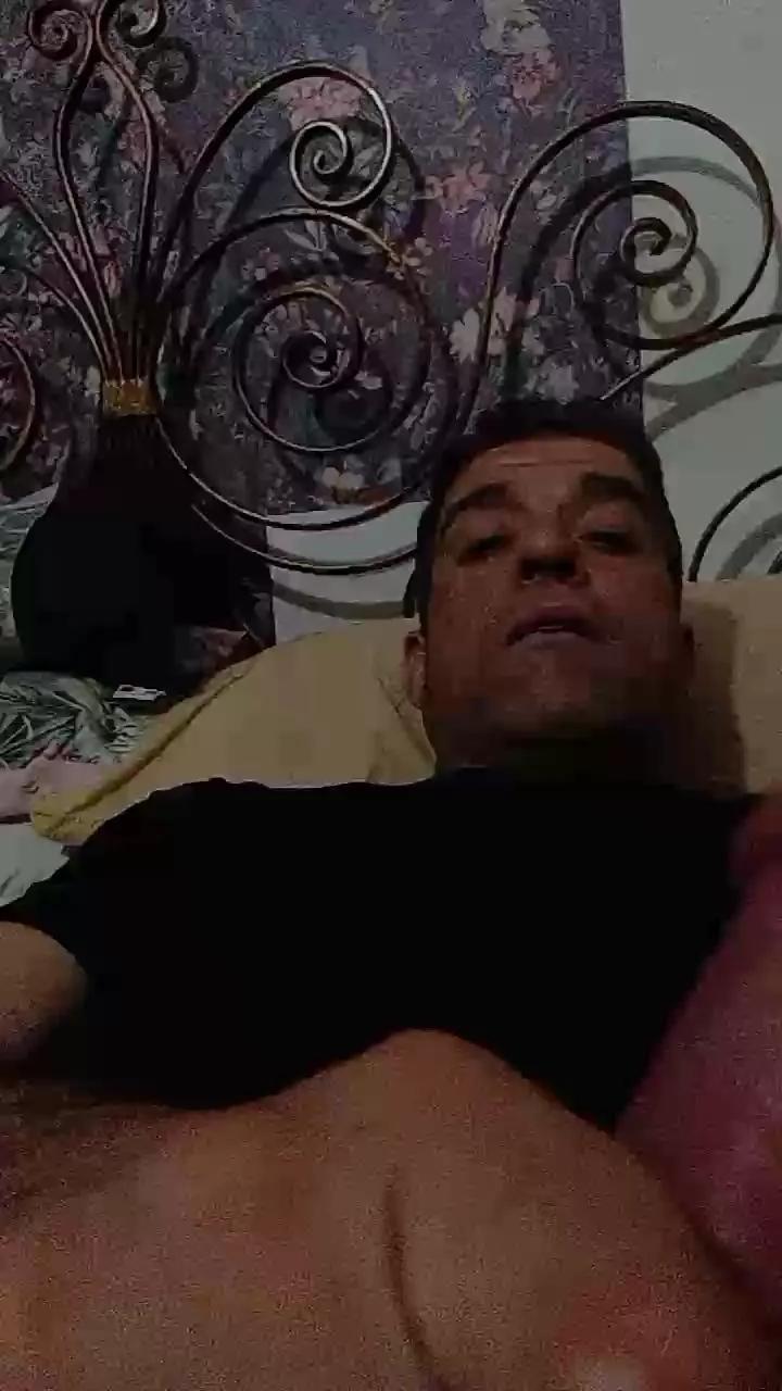 Davidtoro82 on Cam4 
