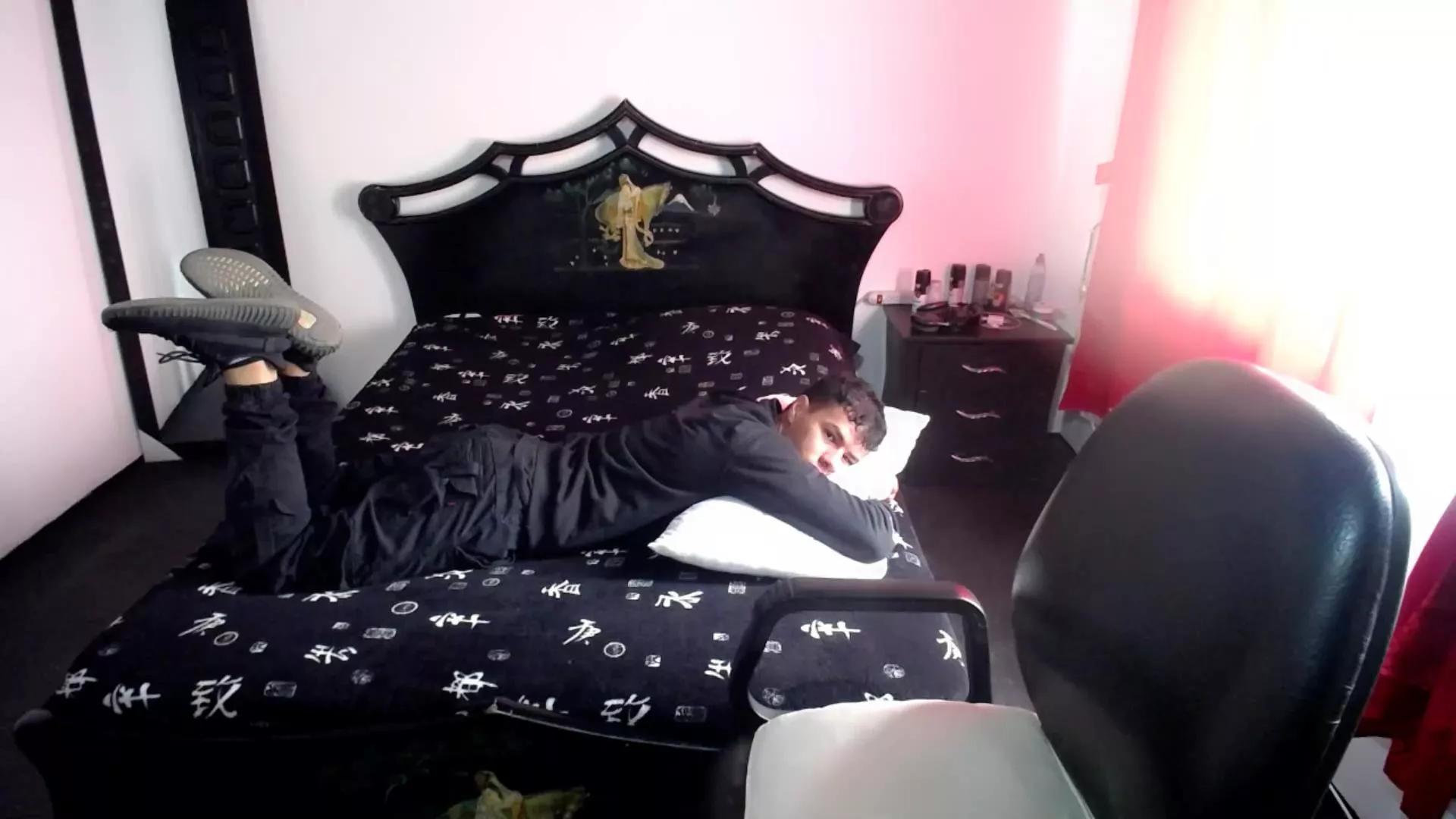 Deiby69 on Cam4 