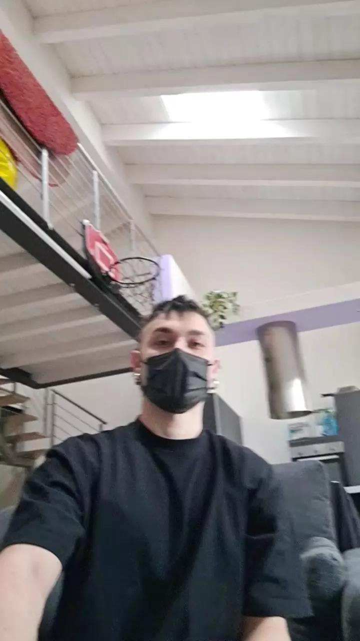 DelonteDBueno on Cam4 
