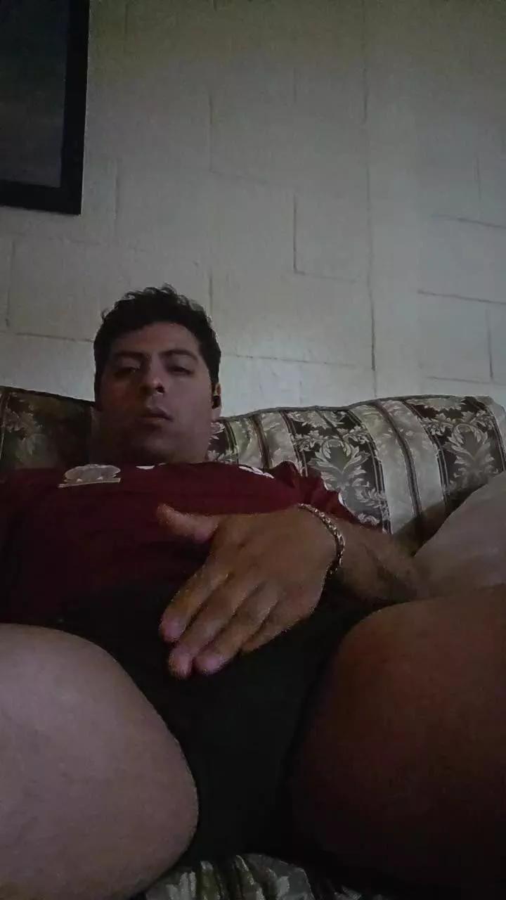 deskom223 on Cam4 