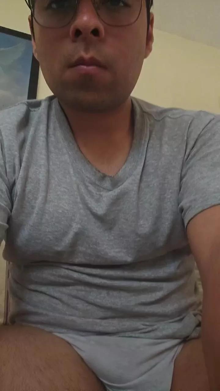 deskom223 on Cam4 