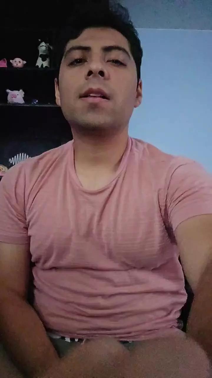 deskom223 on Cam4 