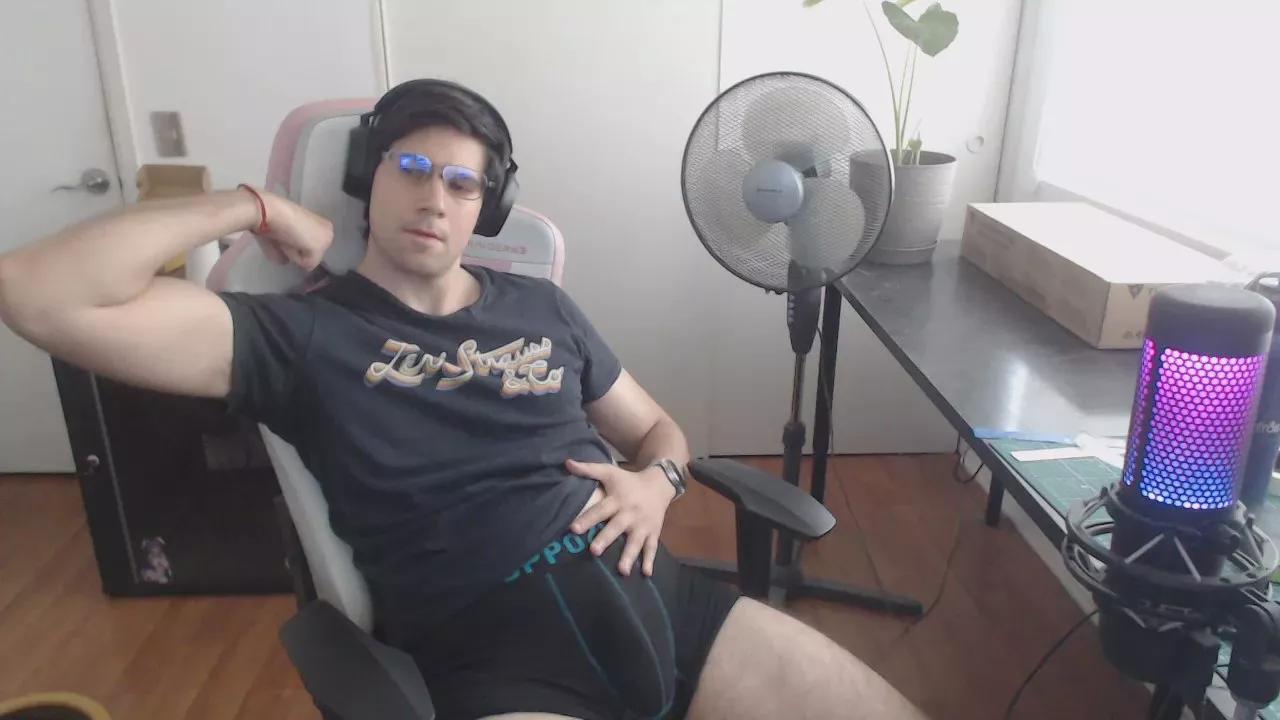 domdaddynsfwcl on Cam4 
