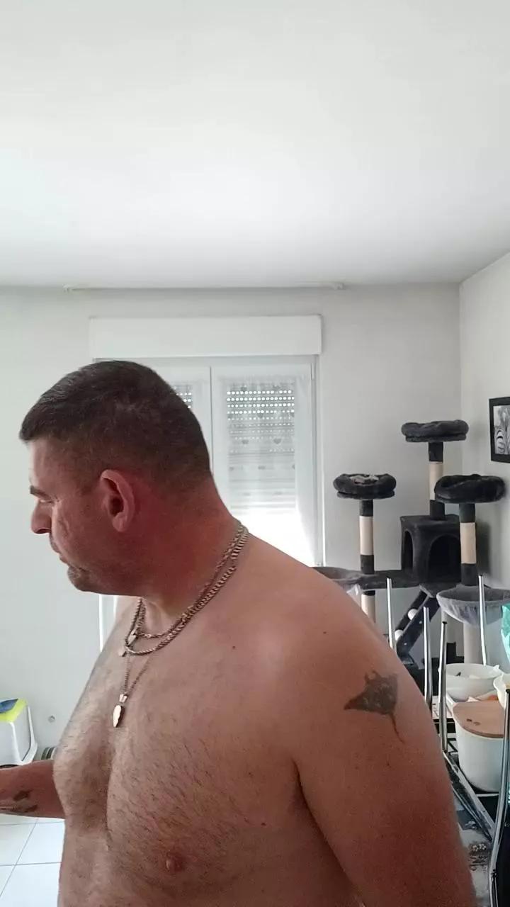 Elleetlautre68 on Cam4 