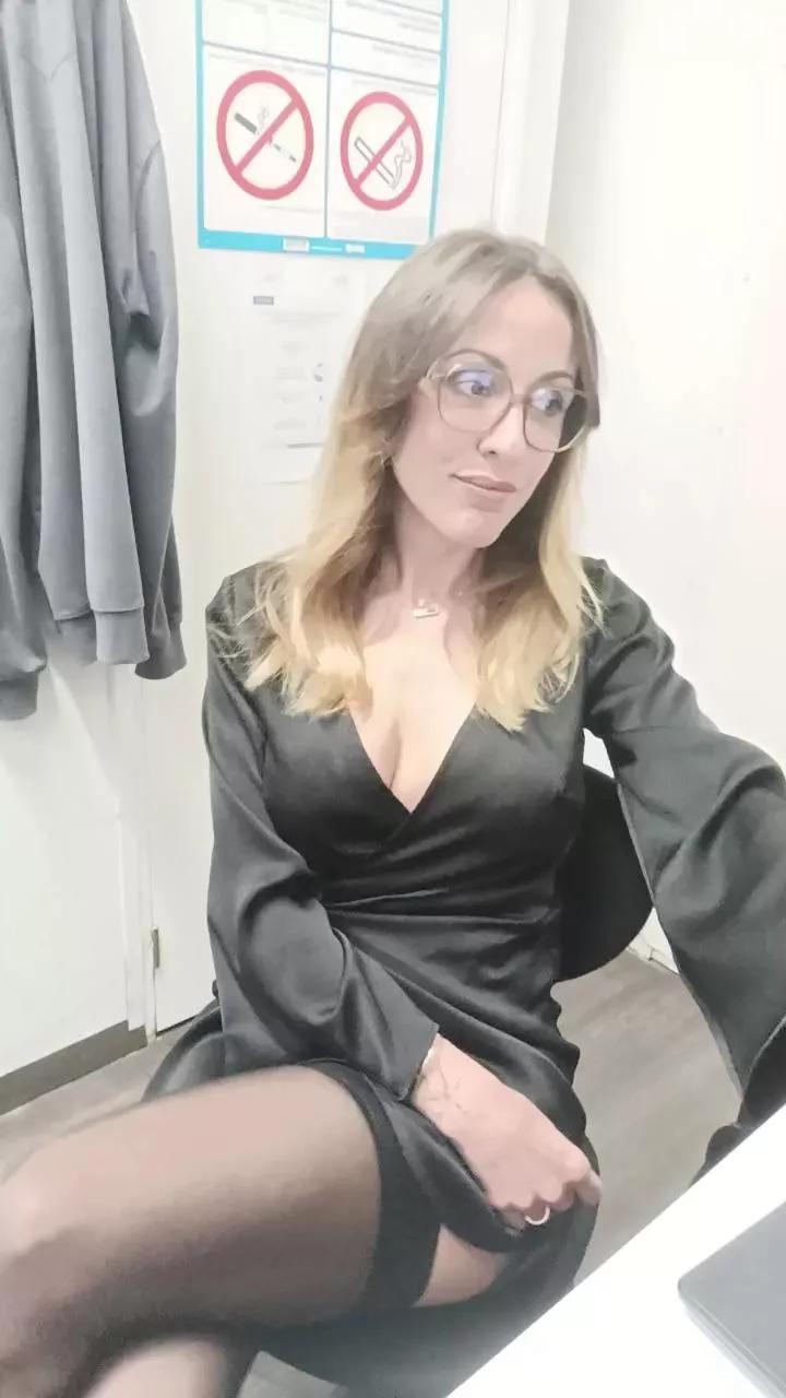EmmaLoren on Cam4 