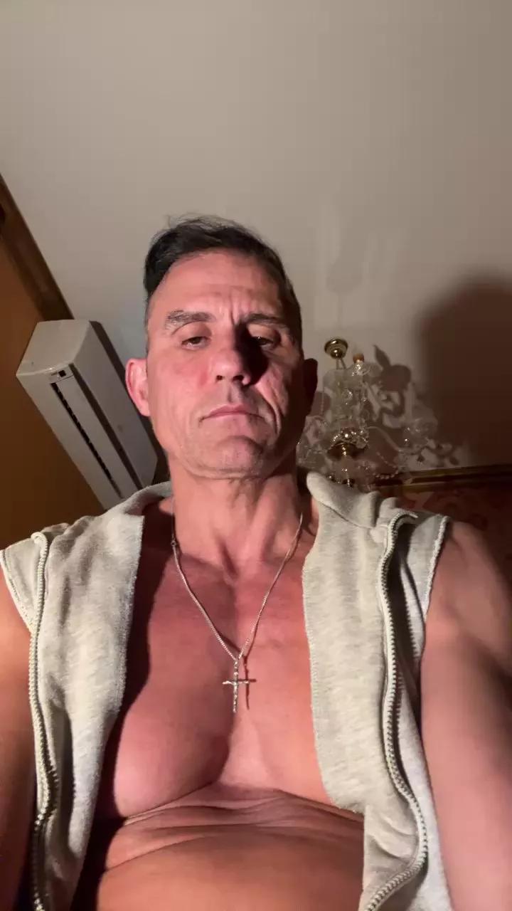 enreda2hot on Cam4 