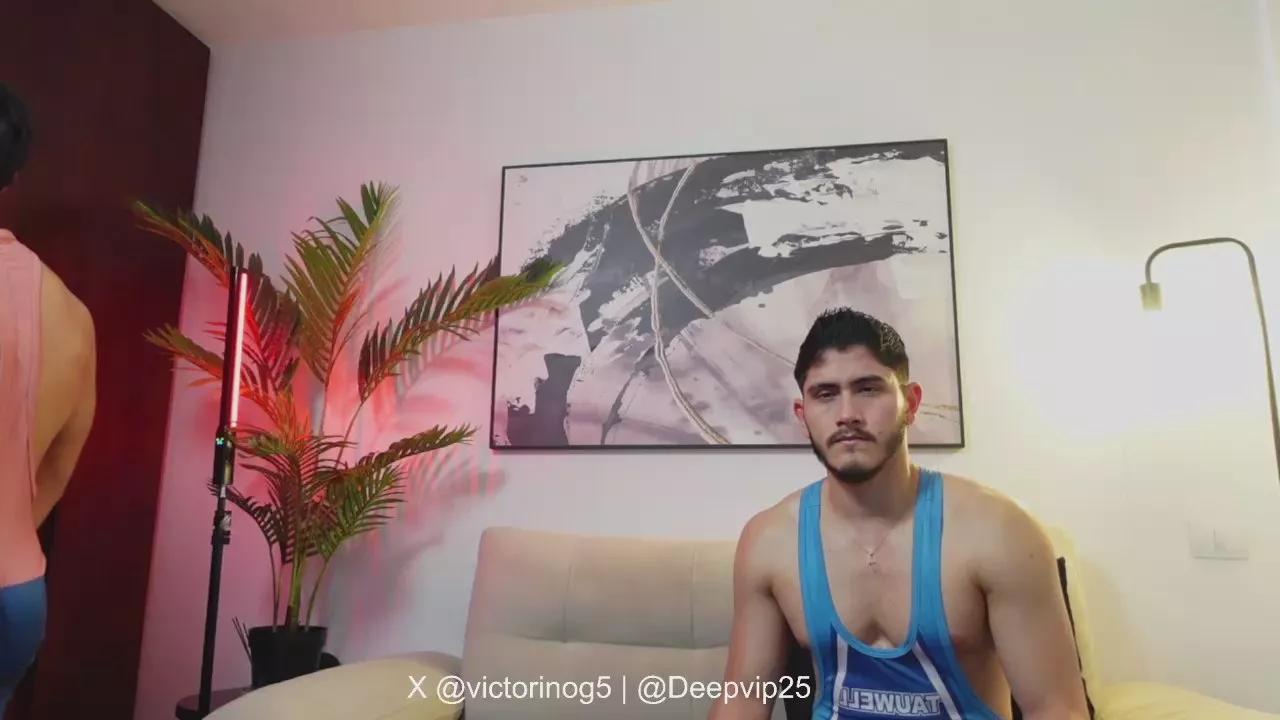 Eroswolf25 on Cam4 