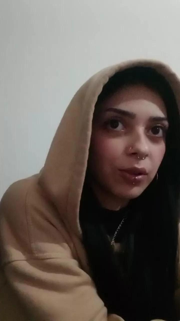 Finita on Cam4 
