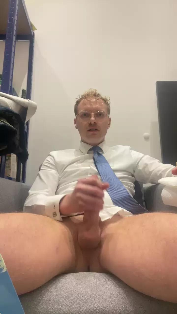 fistforfun92 on Cam4 