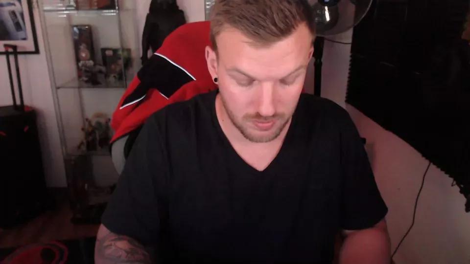 GermanPrince33 on Cam4 
