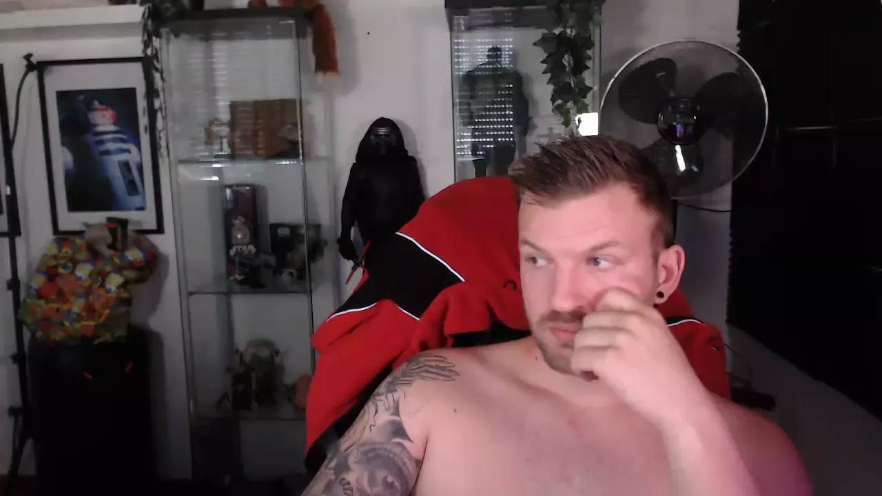 GermanPrince33 on Cam4 