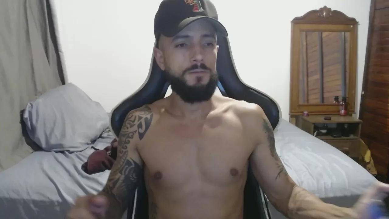 ghusantos30 on Cam4 