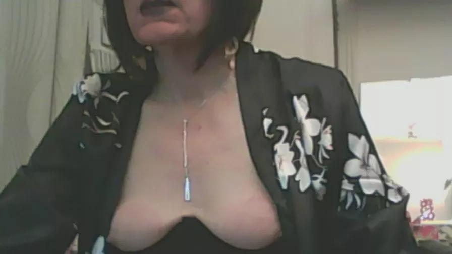 gipperte on Cam4 