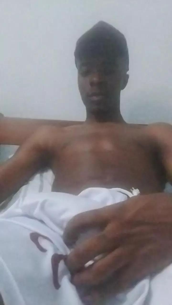 Gustavo_19y on Cam4 