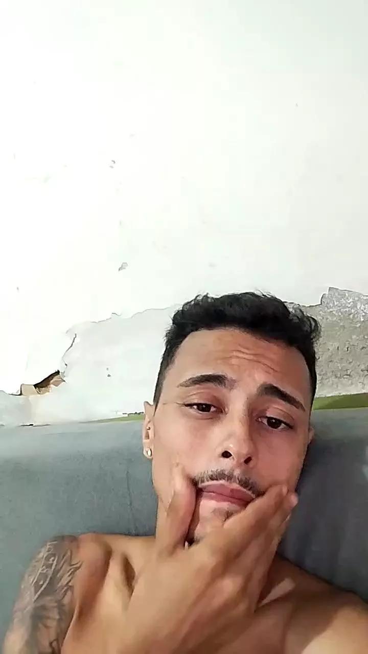 Gusttavobezerra on Cam4 
