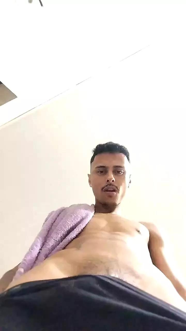 Gusttavobezerra on Cam4 