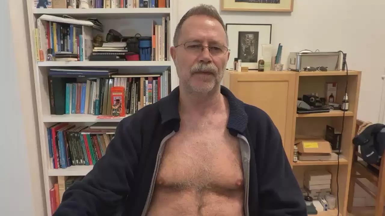 hairystd on Cam4 