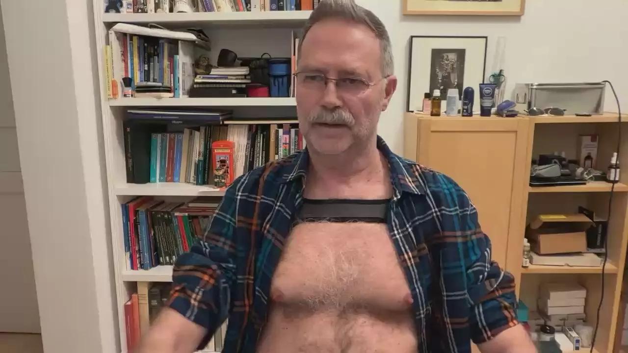 hairystd on Cam4 