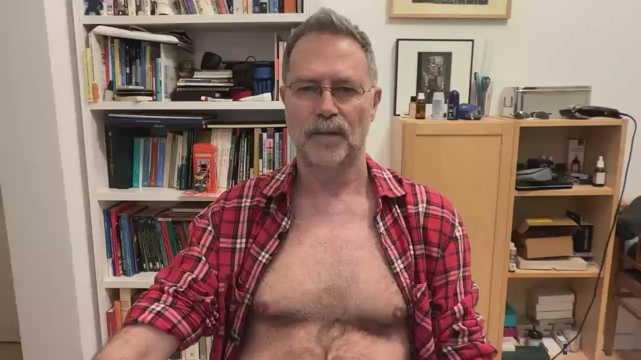 hairystd on Cam4 