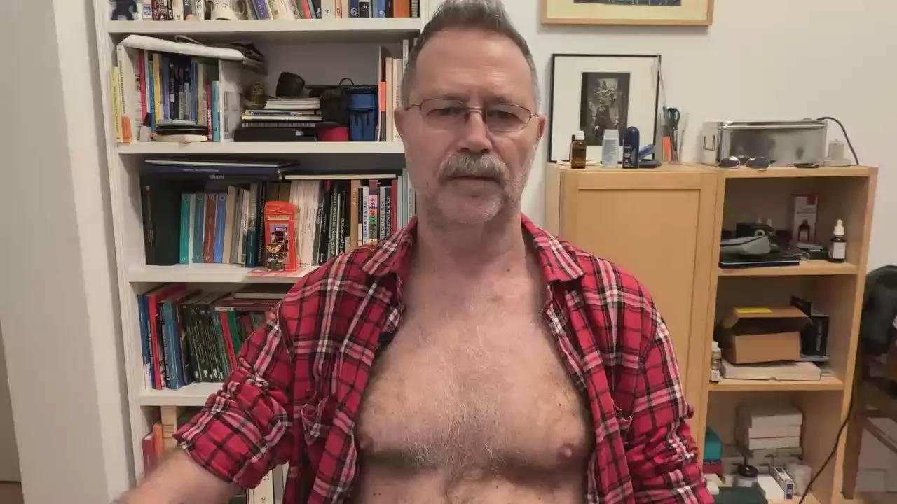 hairystd on Cam4 