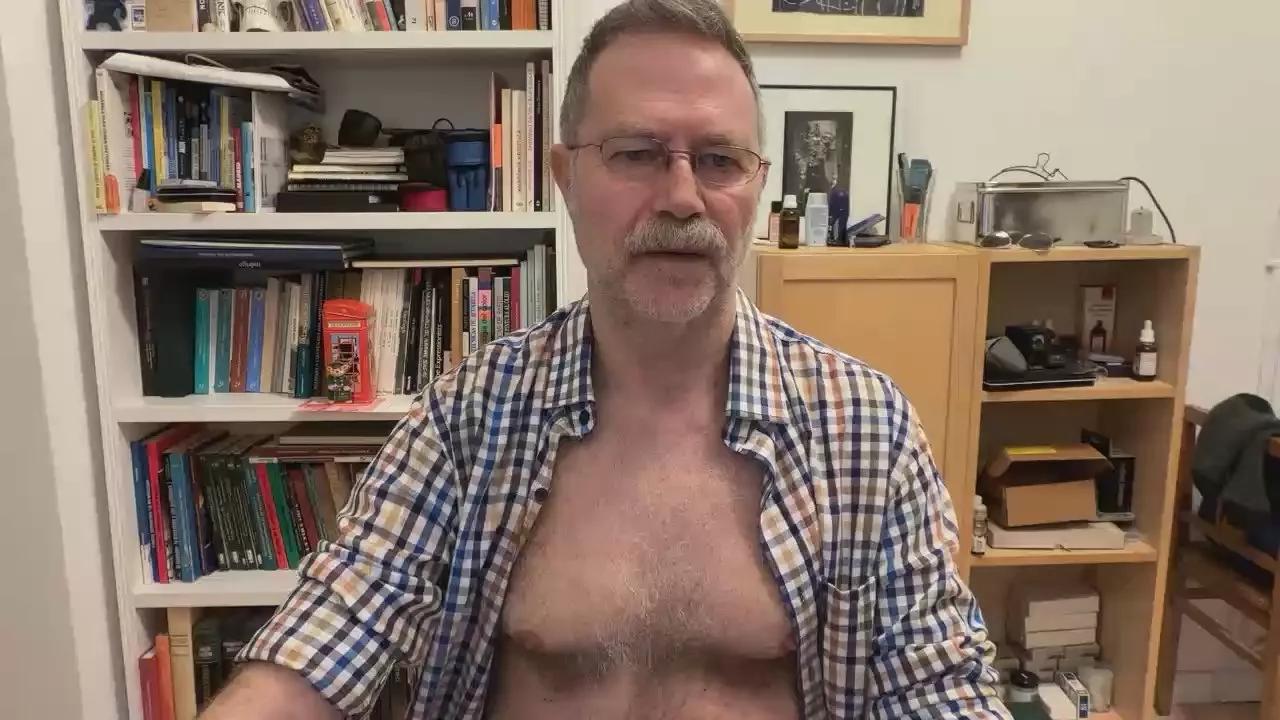 hairystd on Cam4 