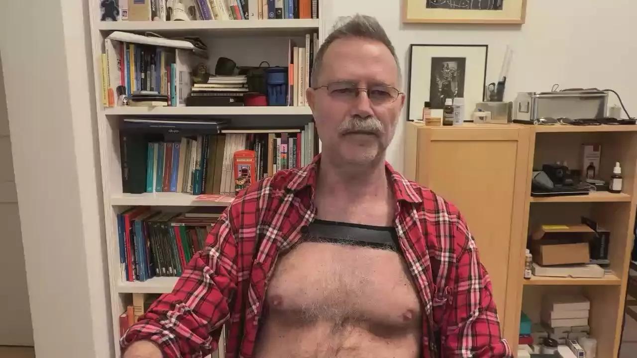 hairystd on Cam4 