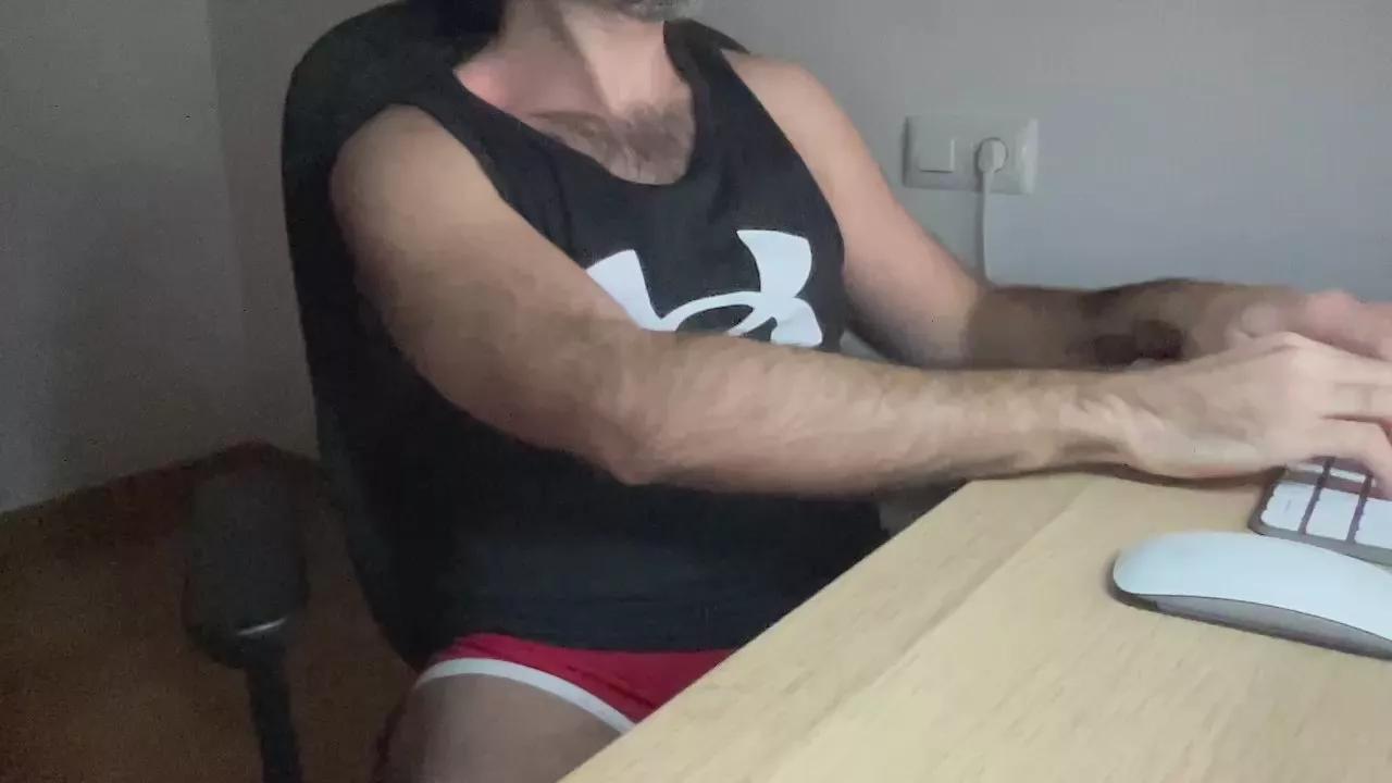 hairywanker35 on Cam4 