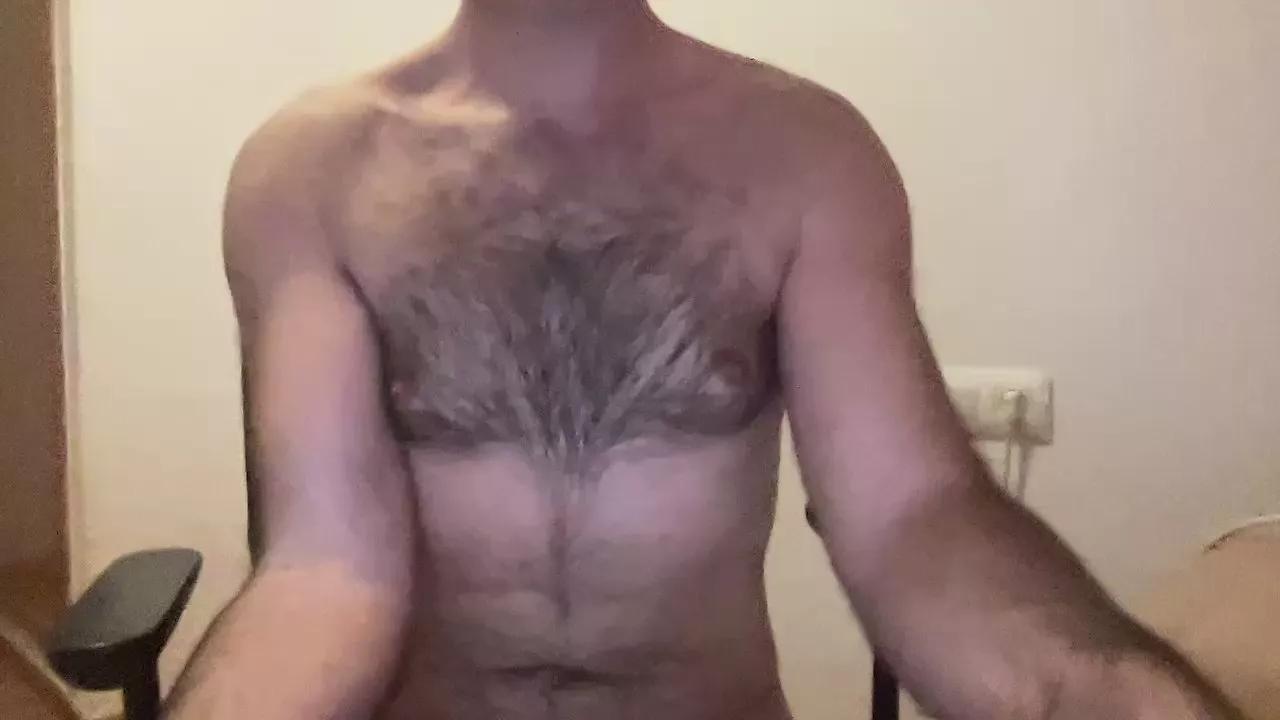 hairywanker35 on Cam4 