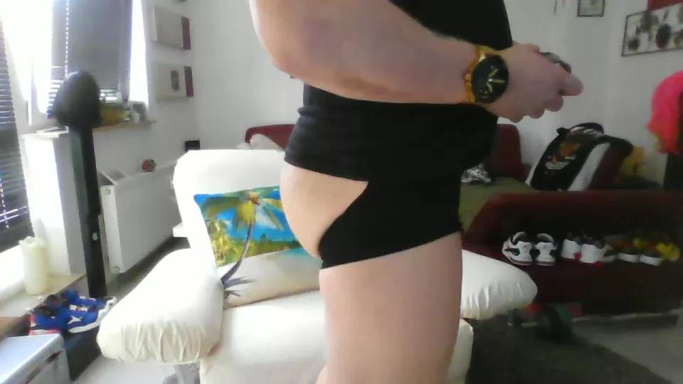 Hellboy888 on Cam4 