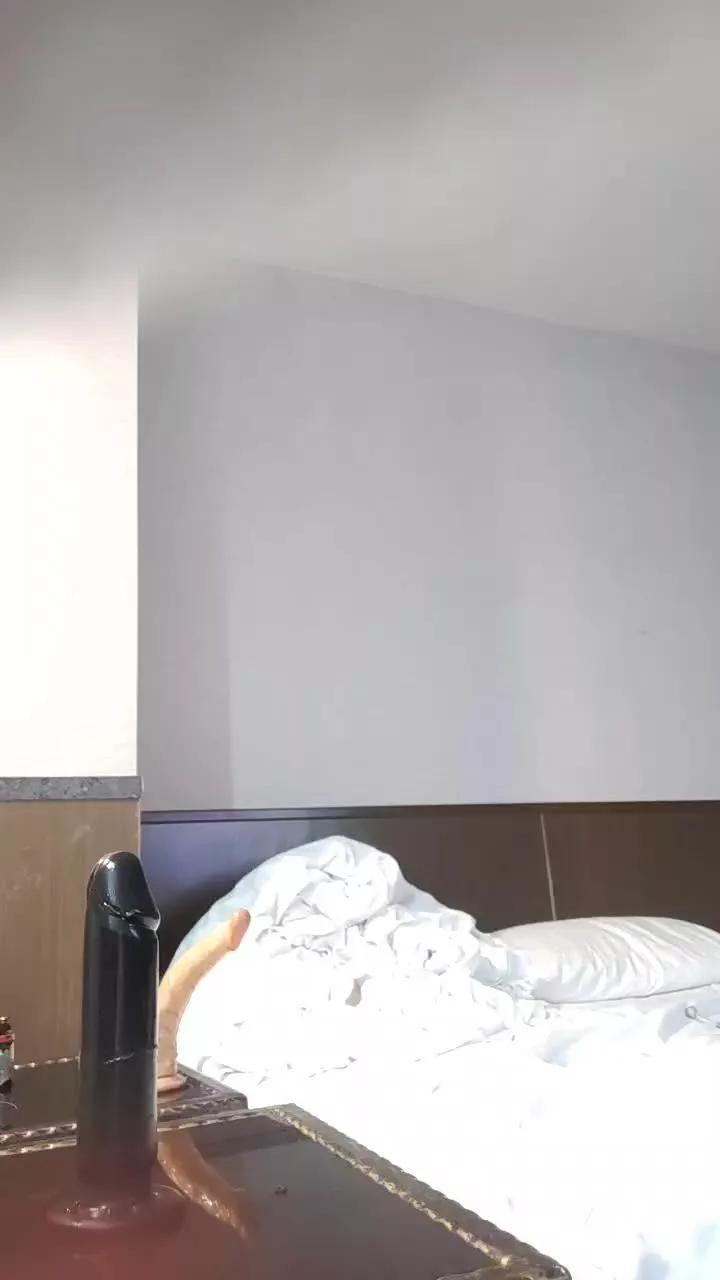 Hifunboy69 on Cam4 