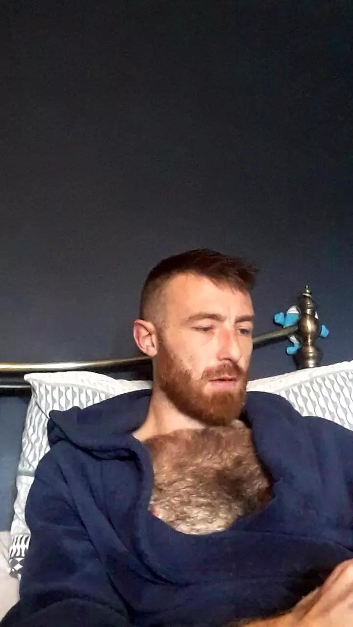 hunghairy_xxx on Cam4 