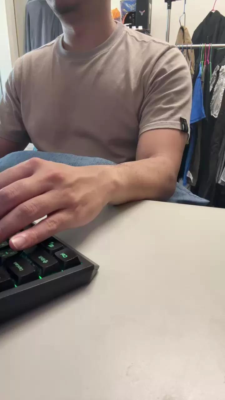 ji3g4g3x96aj3 on Cam4 
