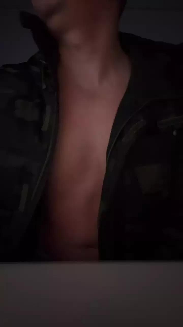 ji3g4g3x96aj3 on Cam4 
