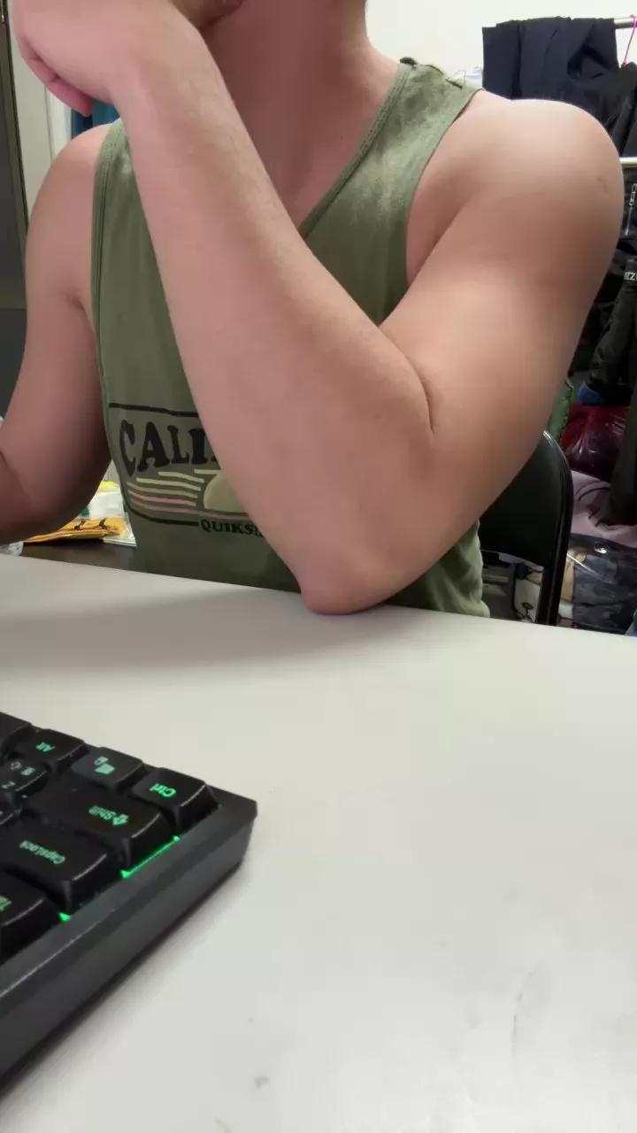 ji3g4g3x96aj3 on Cam4 