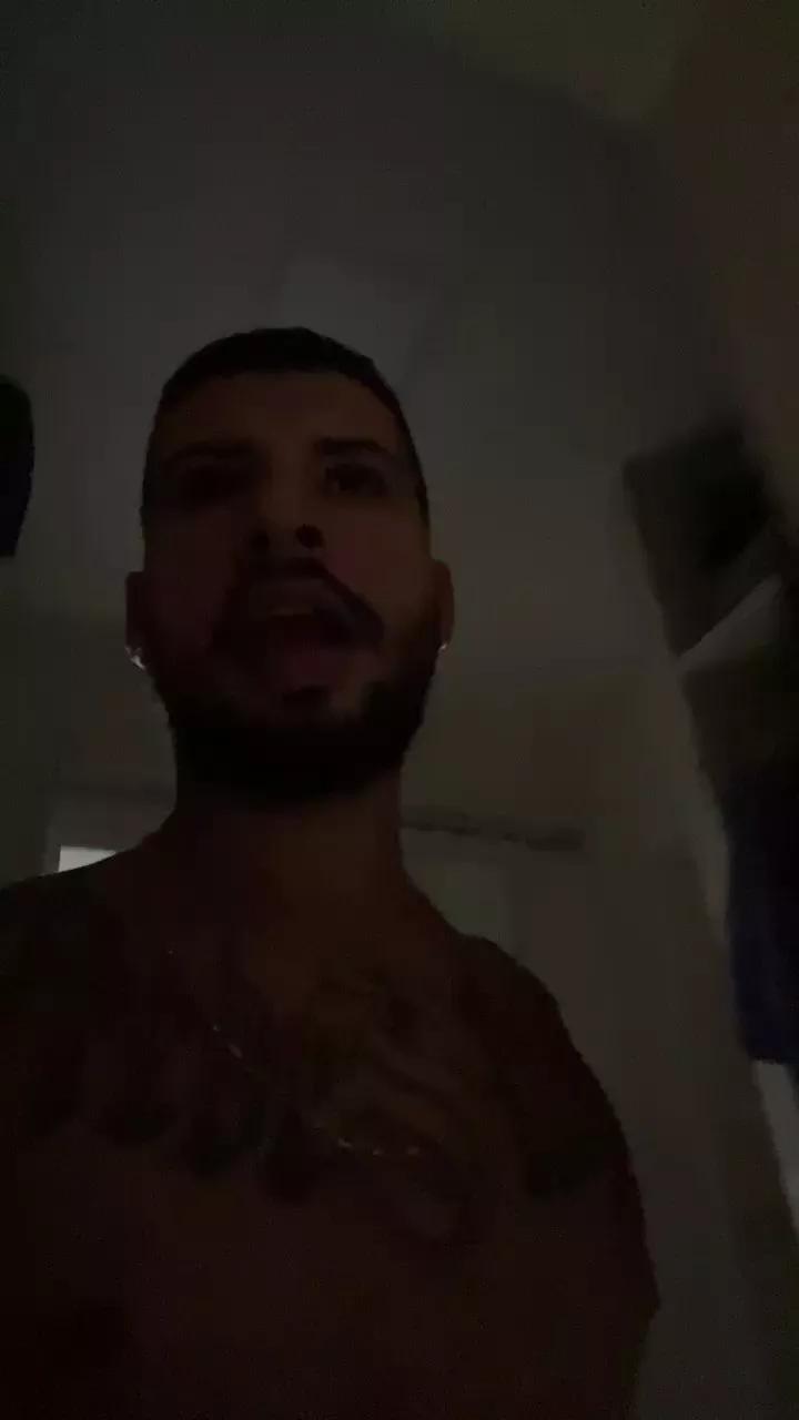 Kinhoopaugrande on Cam4 