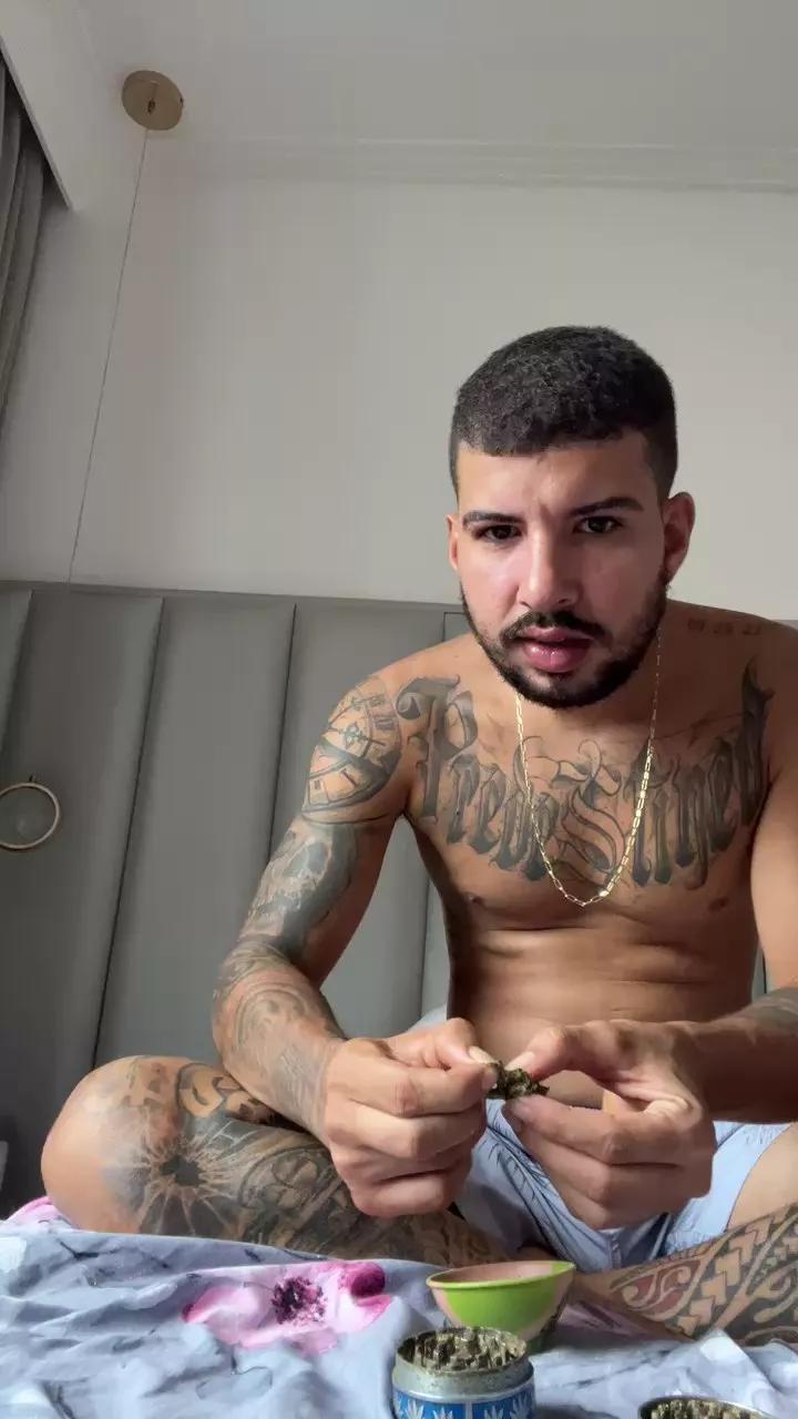 Kinhoopaugrande on Cam4 