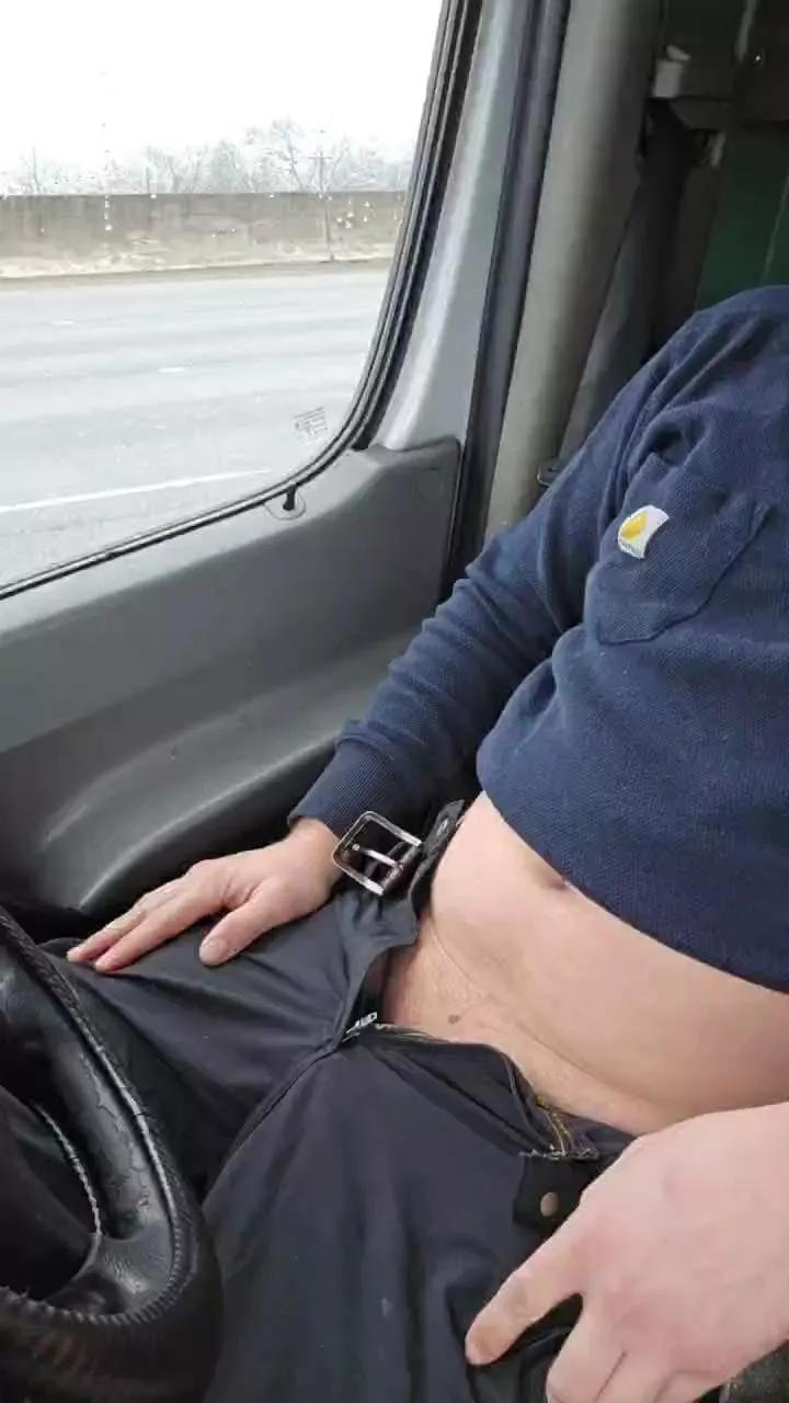 Kleindude on Cam4 