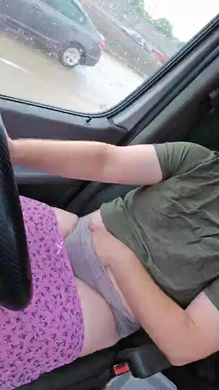 Kleindude on Cam4 